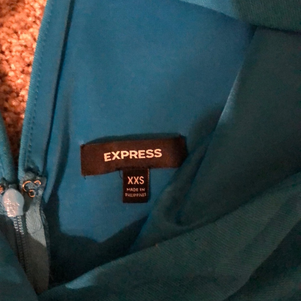 Express dress - Picture 3 of 4